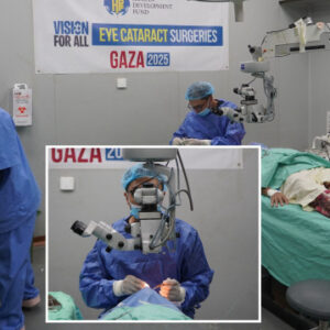 gazzede doktorlar acliktan ayakta durmakta zorlansa da gorevlerini yerine getirmeye devam ediyor KE5CrvNu