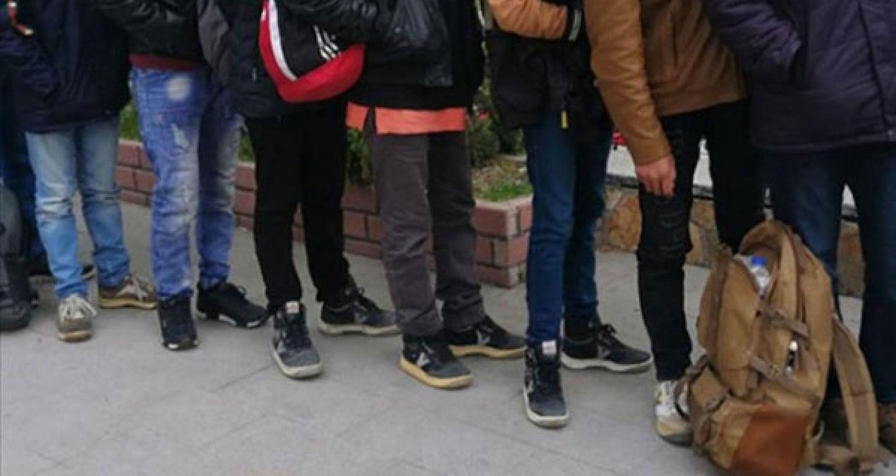 denetimlerde 11 duzensiz gocmen yakalandi cX7LzJrs