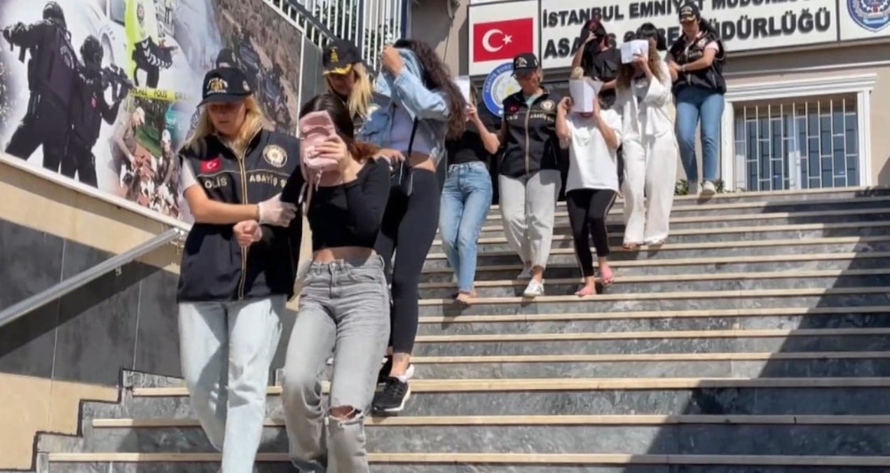 istanbulda fuhus cetesine operasyon 2 saatligine 30 bin lira 6Pv5z2Yq