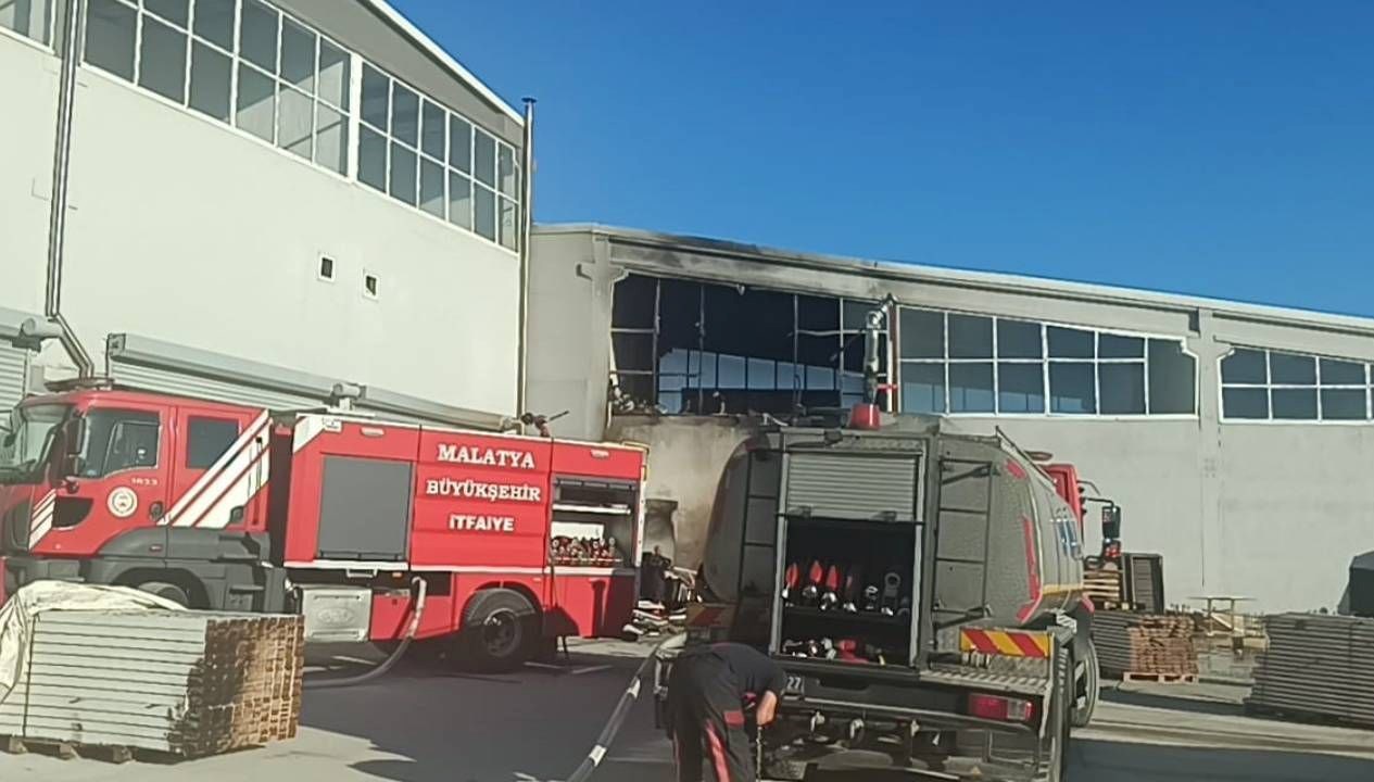 malatyada mobilya imalathanesinde yangin nfPzBAnO
