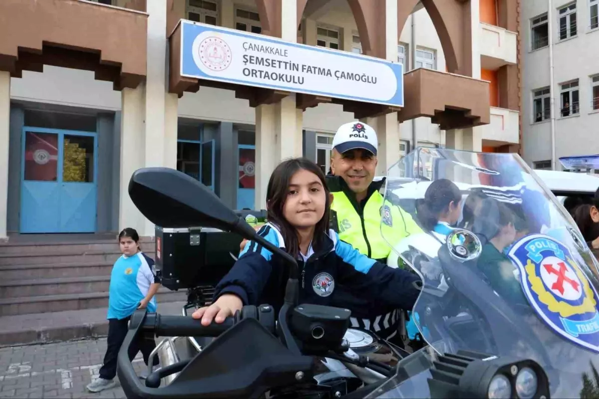 canakkalede ogrencilere akran zorbaligi ve siber suclar egitimi knA4tmRV.jpg