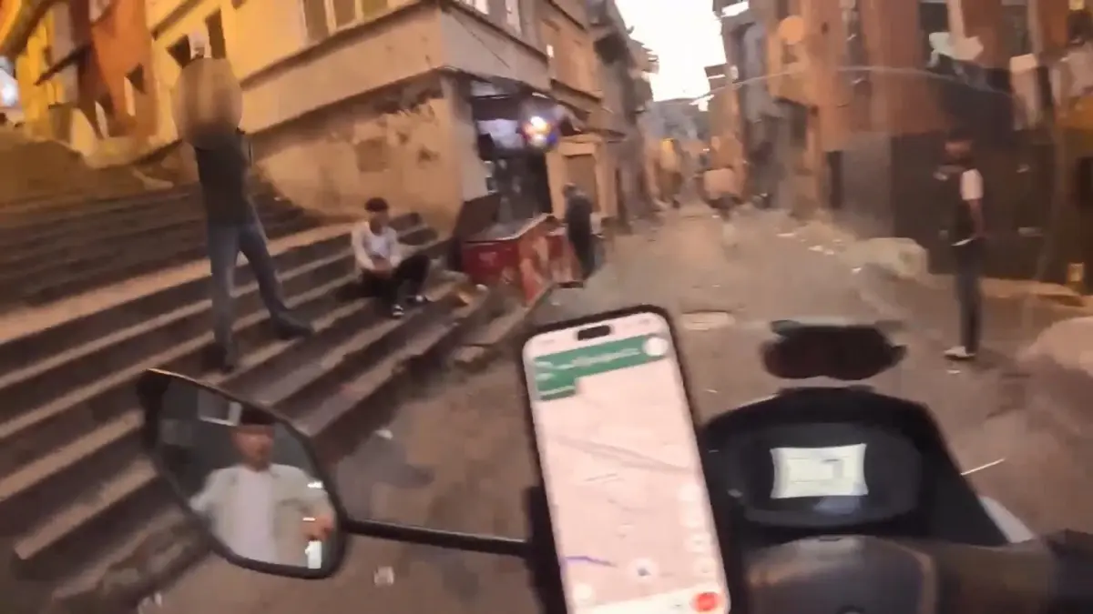 ispanyol youtuber beyoglunda darbedildi PRTlXDTa.jpg