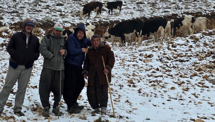 kar yaginca yaylada mahsur kalan kadini komsulari kurtardi bizVu9lk.jpg