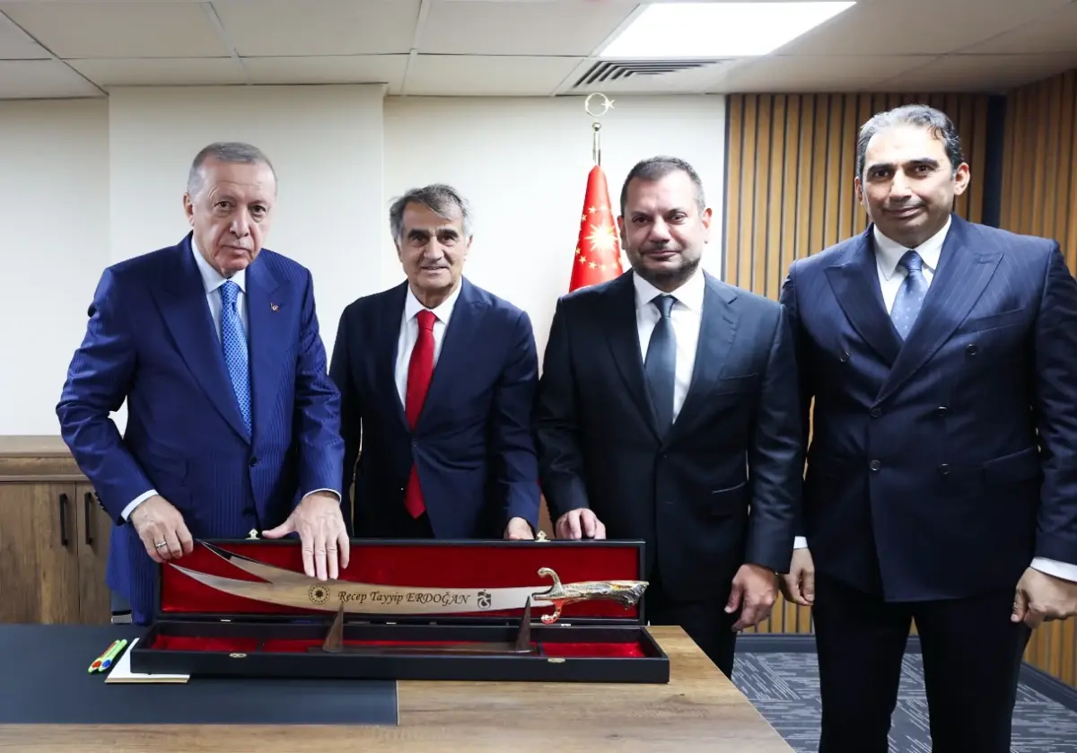 trabzonspor baskani ve efsane isimler cumhurbaskani erdogan ile bulustu ZdOzGHAq.jpg