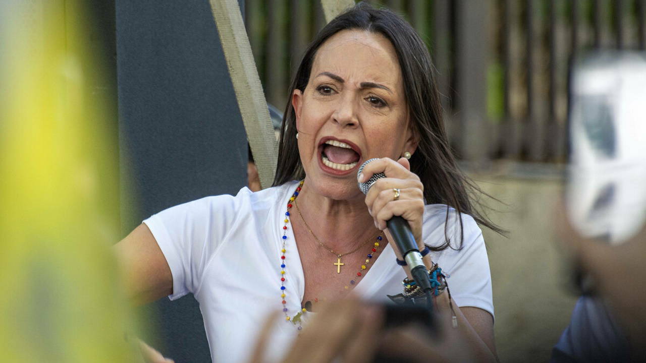 nobel baris odulu sahibi machado venezuelaya askeri mudahale talep etti PATdjwJx.jpg