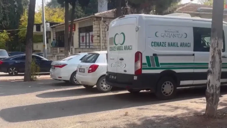 gaziantepte-feci-kaza-baba-ve-oglu-hayatini-kaybetti-iea5FCtg