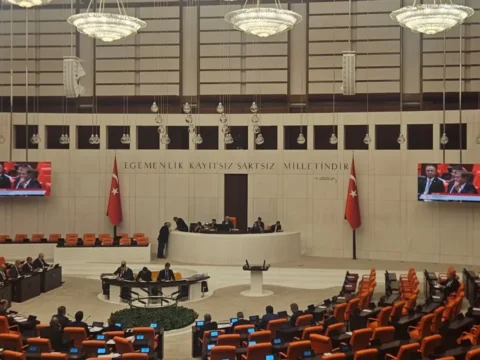 Chpli emirden akpli gule sert ahbap cikisi insanlar afad nerede diye feryat ederek olduler GQb2JrUz