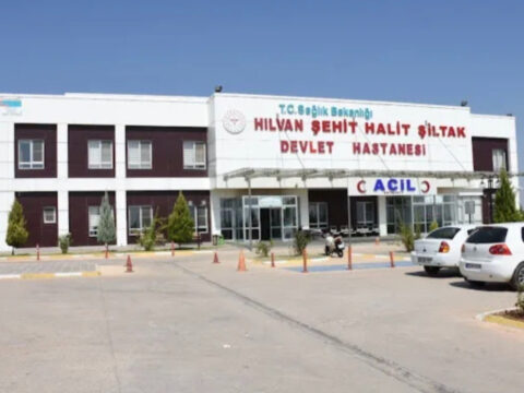 Traktorun altinda kalan 4 yasindaki ayse 7 gunluk yasam savasini kaybetti a2nCavB3